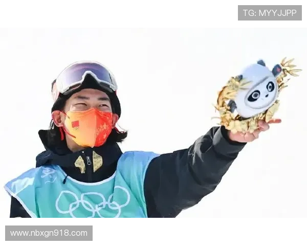 众星祝贺苏翊鸣夺金三跳分不易